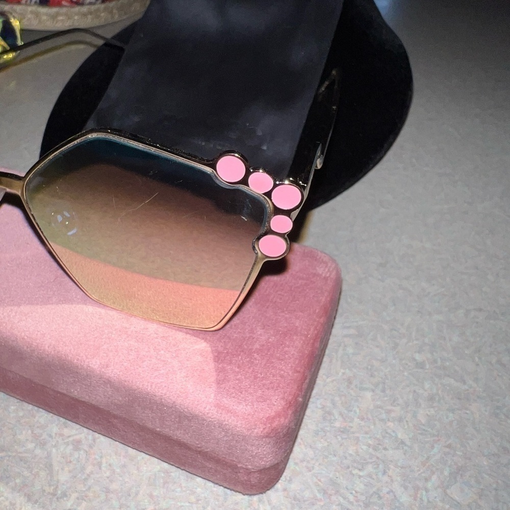 Cleo Nicci sunglasses with pink tint. - Picture 2 of 8